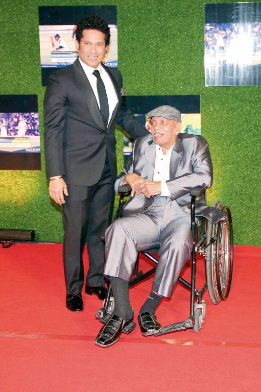 Sachin with his former coach, Ramakant Achrekar