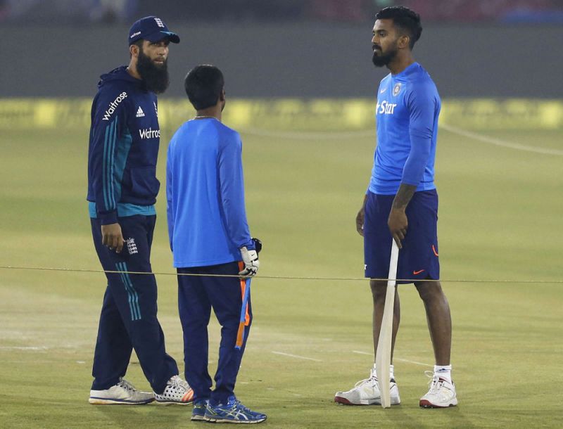 KL Rahul was seen having a chat with Moeen Ali. (Photo: AP)