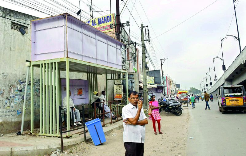 A â€˜missingâ€™ bus shelter is relocated to another route by officials overnight. (Photo: DC)