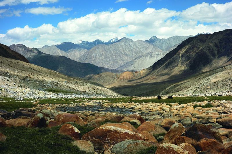  A panaromic river along the road to Ladakh