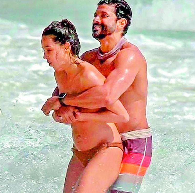 Farhan and Shibani during their  vacation in Mexico