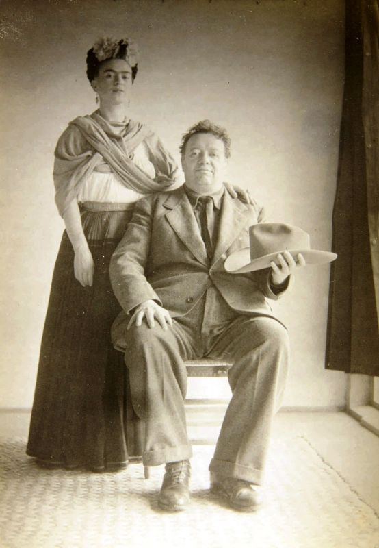 This 1940's portrait of artists Frida Kahlo and Diego Rivera provided by Sotheby's is part of a photograph collection by Nicholas Muray up for auction. (Photo: AP)