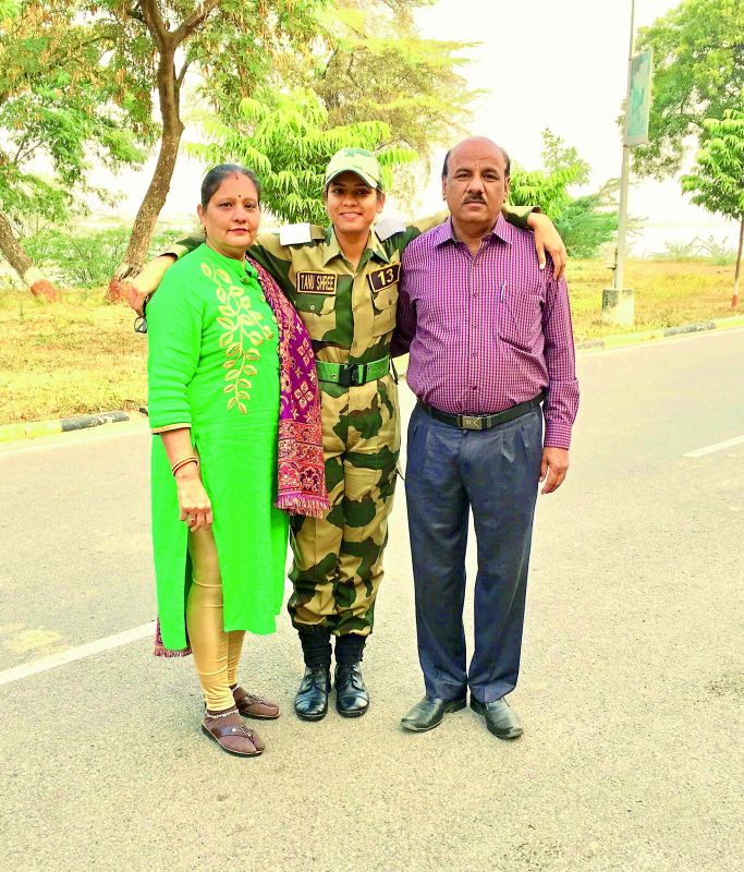 Tanushree Pareek with her parents