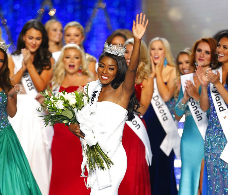 Miss New York Nia Franklin reacts after being named Miss America. (Photo: AP)