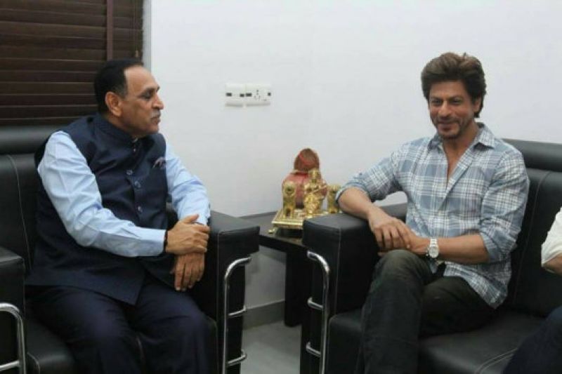 Shah Rukh Khan promotes his film 'Jab Harry Met Sejal' during a