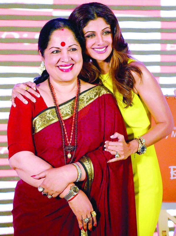 Shilpa Shetty's mother sunanda shetty continues to accompany the actress on her family holidays