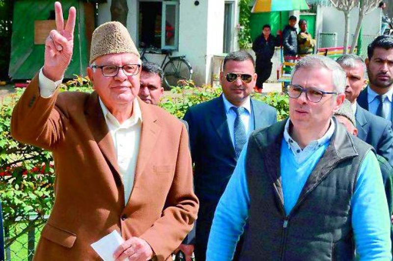 Omar Abdullah with father Farooq Abdullah .