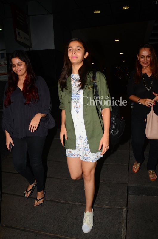 Alia Bhatt with sister and mother