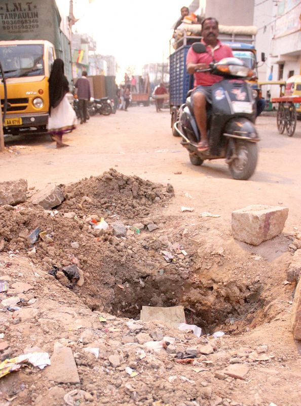 The main road at L.R. Nagar in Neelasandra has not been restored after the BWSSB laid a new water pipeline 	 DC