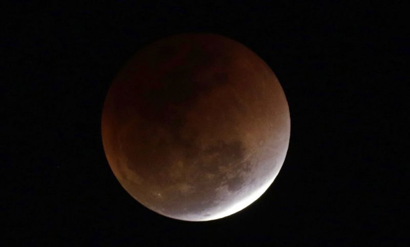 Super blue blood moon awes and wows