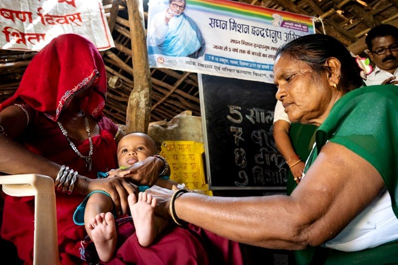 For almost 20 years, ANM Preskila Parmar has been serving the region of Alirajpur, Madhya Pradesh, providing life-saving interventions and administering vaccines to over 5,000 people in the five villages that she covers all by herself. (Photo: MoHFW)
