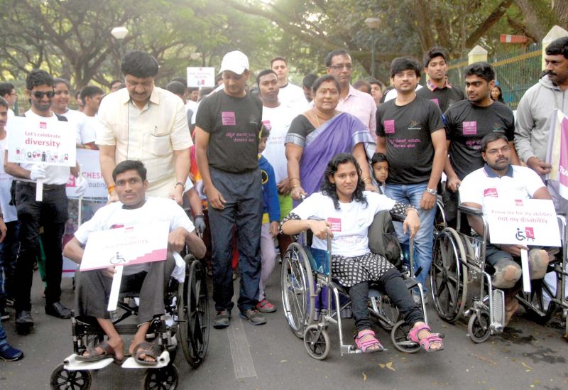 Mayor Padmavati, former MLA Narendra Babu at the 3K run organised by Cheshire Homes India as part of the World Disabled Day at Cubbon Park in Bengaluru on Sunday. (Photo: KPN)