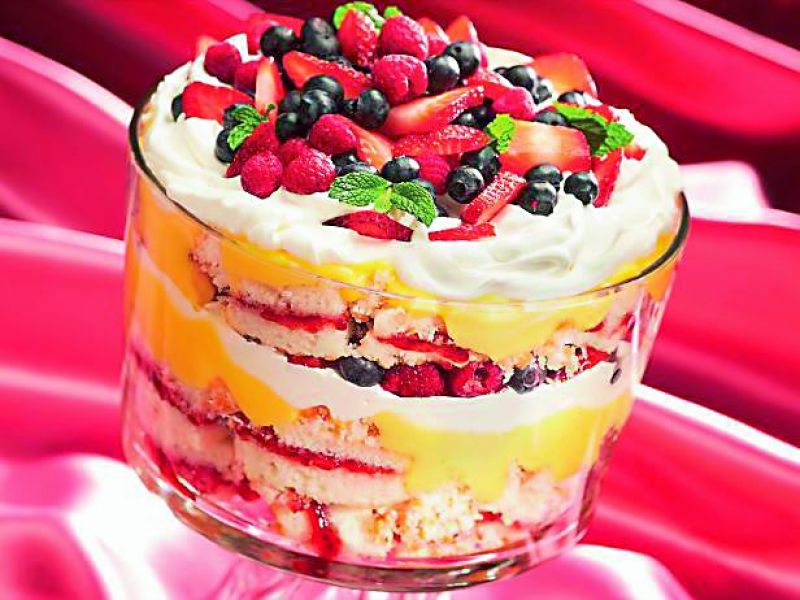SUMMER TRIFLE PUDDING