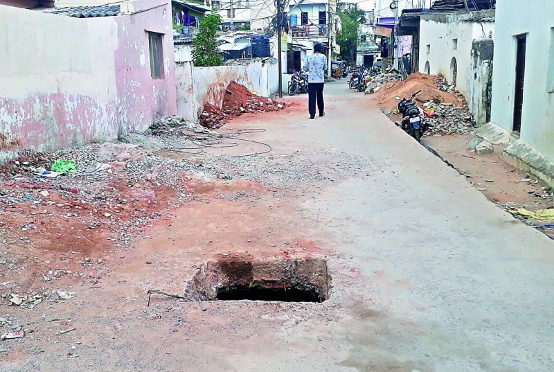 Half open manhole in Suleiman Nagar