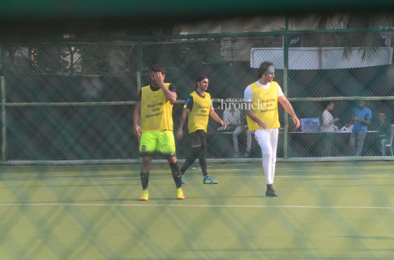 Football on Ranbir's mind as he watches his team win with mom, plays with Ranveer