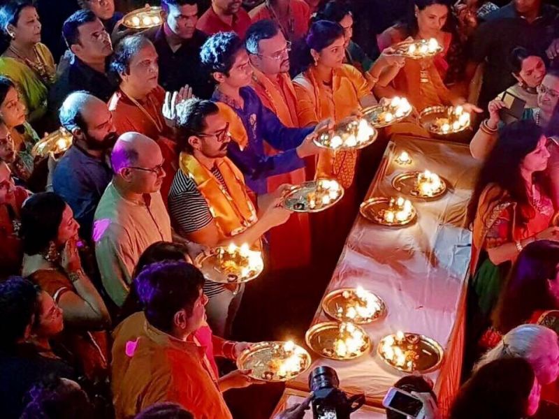 'What an atmosphere': Aamir performs aarti, celebrates Navratri festival in Vadodara