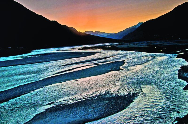 An evening by the Zanskar river at Zanskar