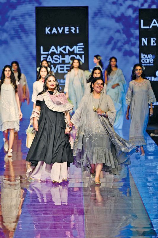 Kaveri along with other models walked the ramp