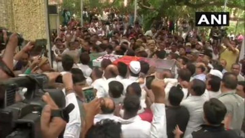 'Sheila Dixit Amar Rahe' echoed among people as her remains were taken to the Congress HQ. (Photo: ANI)