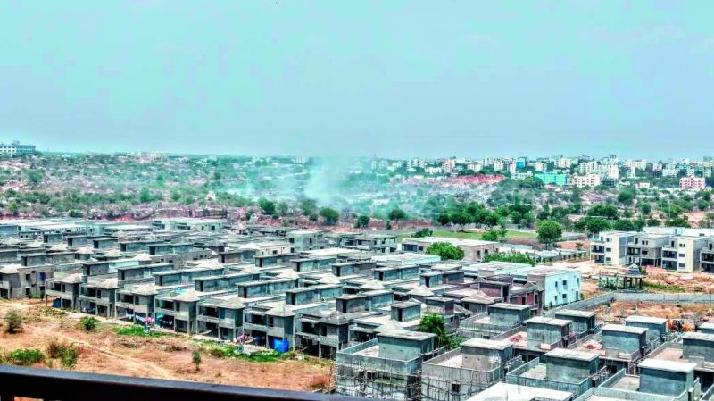 Toxic fumes from the garbage dumpyard blows across residential colonies located near it.  