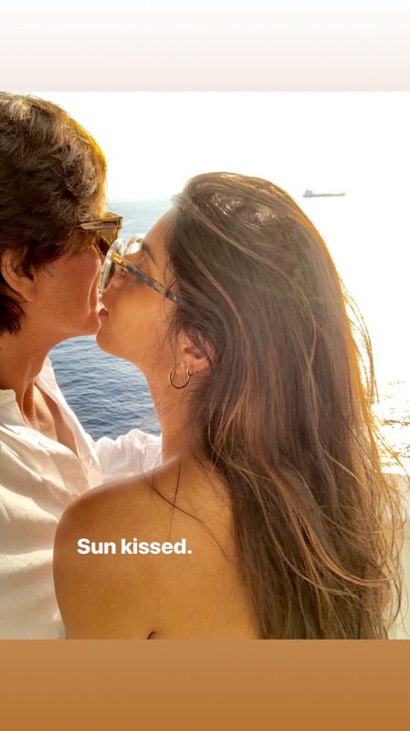 Best a woman can get, Gauri on SRK, Aryan, AbRam, sunkissed Suhana is sight to behold