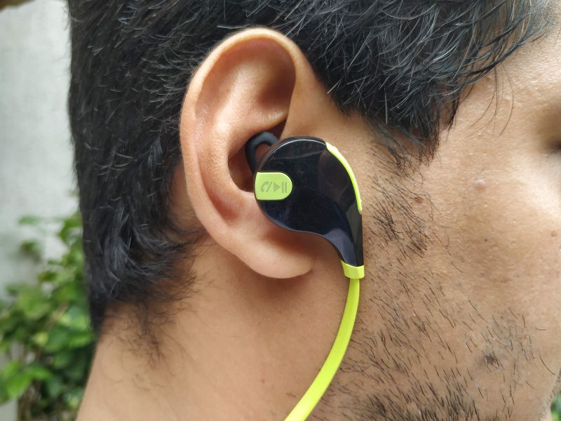 QY7 wireless sport earphone