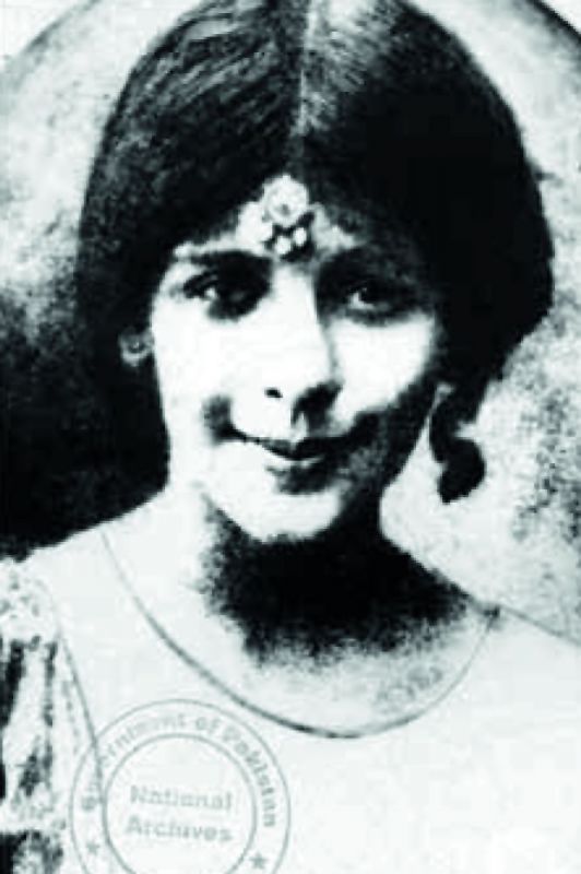 Ruttie as a teenage wife (National Archives, Pakistan) 