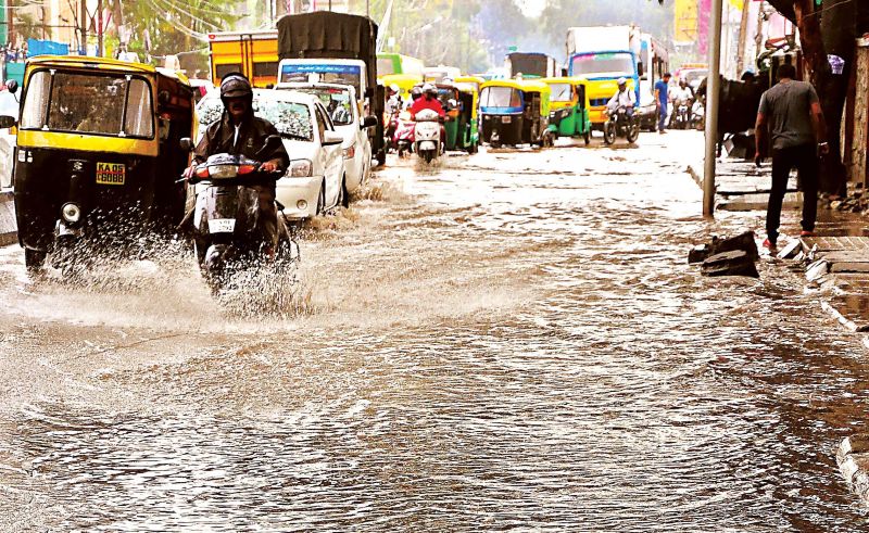 Motorists had a tough time driving on flooded Bannerghatta Road.