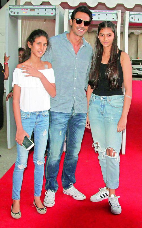 Arjun Rampal with his daughters