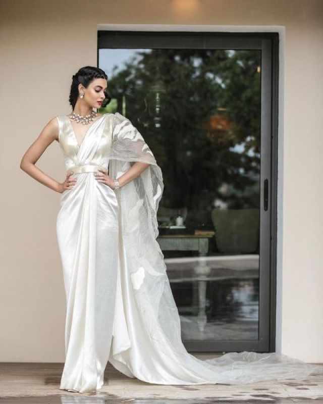 Diana looking ethereal in her white Amit Aggarwal saree. (Photo: Instagram @dianapenty)