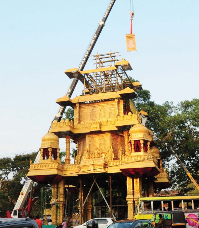 Fibre pandal of Thiruvambady Devaswom being erected at Naduvilal on Tuesday. (Photo: ANUP K VENU)