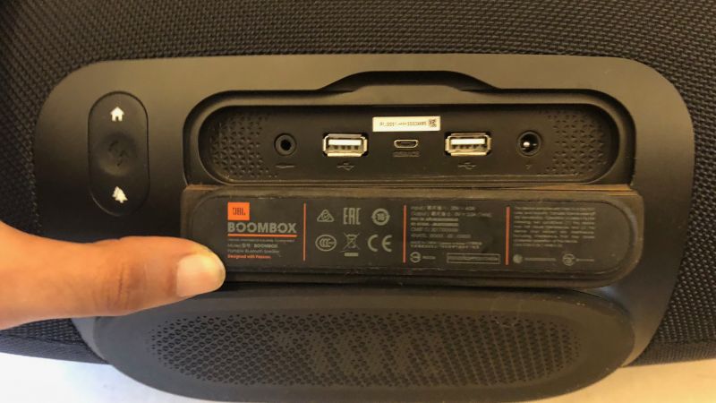 JBL Boombox review