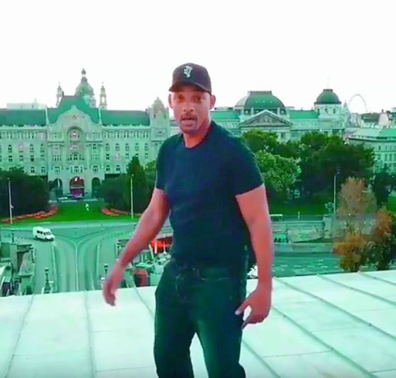 Hollywood actor Will Smith also took the #Kiki challenge .
