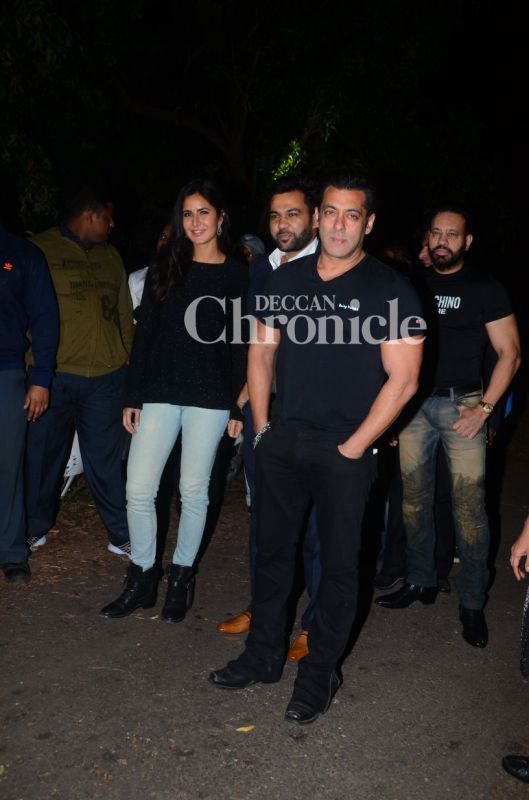 Salman turns 52 in style with Katrina, Dhoni, others by his side