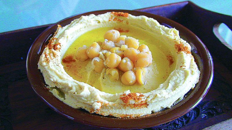 Chickpea and roasted garlic hummus