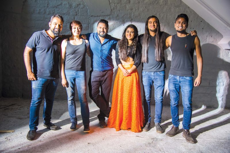 Shalini with the band members of Lagori