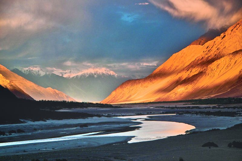 Shyok River, Nubra Valley in Ladakh. Yachendra captured this image late in the evening, and the magical light falling on the mountain gave him the opportunity to capture this image. 