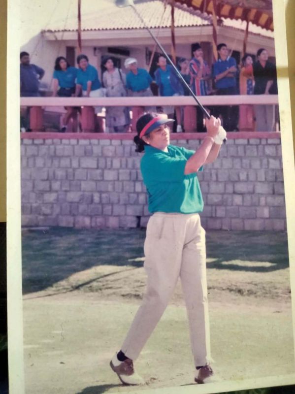 Young Jayashree Bharath  playing golf