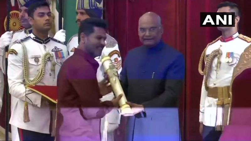 President Ram Nath Kovind confers Padma Shri award upon director and actor Prabhu Deva for the field of Art - Dance (Photo: ANI | Twitter)