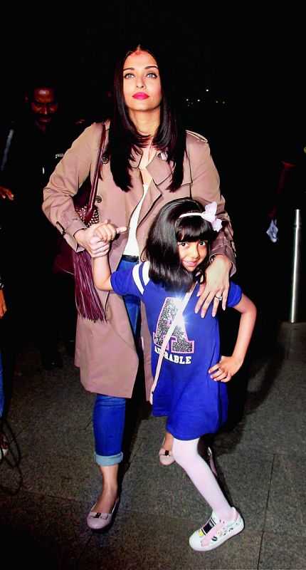Aaradhya seems to be taking  shutterbugs by the storm 