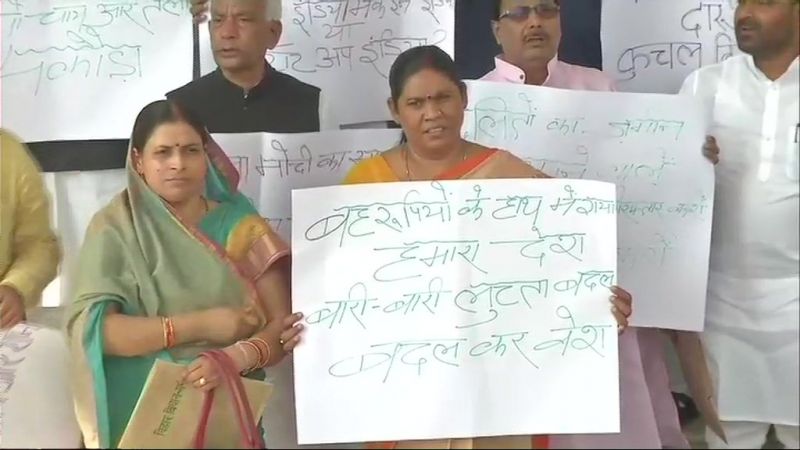 Protests outside Bihar Assembly. (Photo: Twitter | ANI)