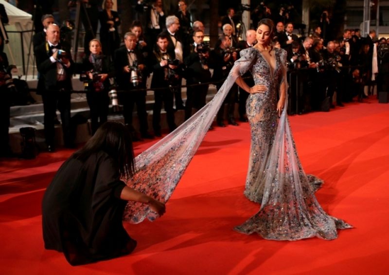 Hina Khan makes debut in embellished Zaid Nakad dress. (Photo: AP/Arthur Mola/Invision)