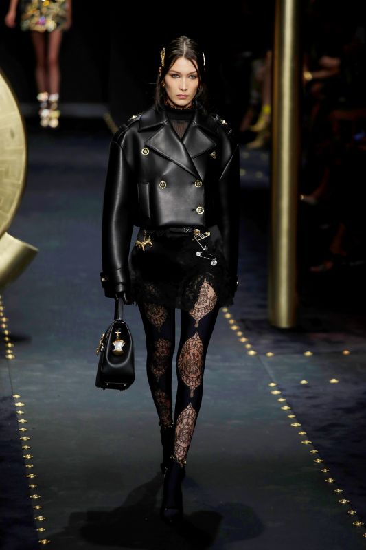 Model Bella Hadid wears the grunge look to perfection as part of the Versace women's Fall/Winter 2019 collection. (Photo: AP)