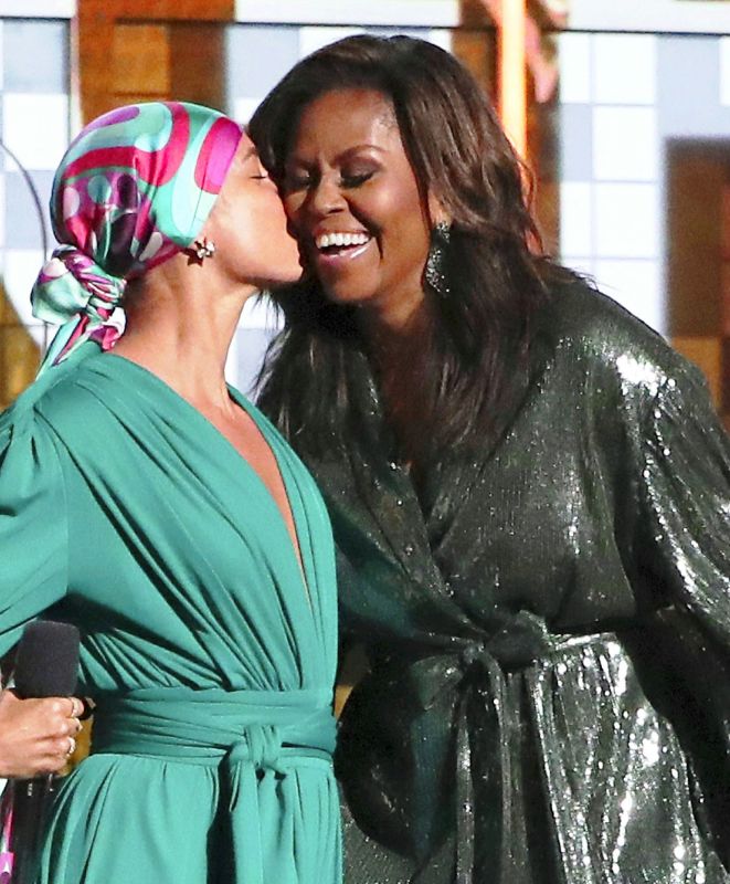 Michelle Obama with Alicia Keys. (Photo: AP)