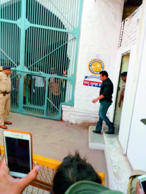 Salman walking into the jail after being convicted.
