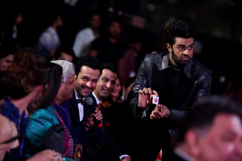 Ranbir and Maniesh share a lipstick moment