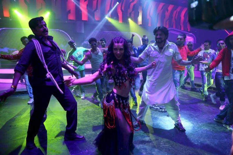  Ravi Kishan to make his Gujarati film debut, shoots for special song