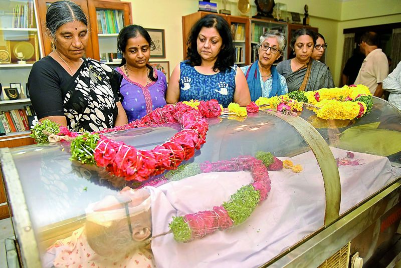 Relatives and friends pay floral tributes to scientist P.M.Bhargava at his residence at Uppal on Tuesday. (Photo: DC)