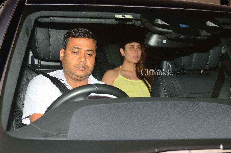 Snapped: Kareena looks stunning as she comes out to party with Karisma, Malaika