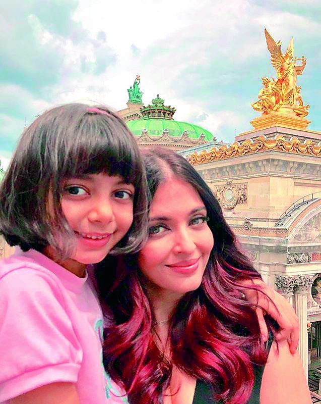 Aishwarya Rai Bachchan and daughter Aaradhya holidaying in Paris